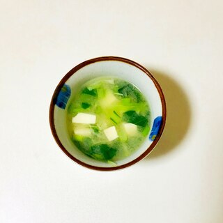 小松菜とキャベツの豆腐味噌汁
